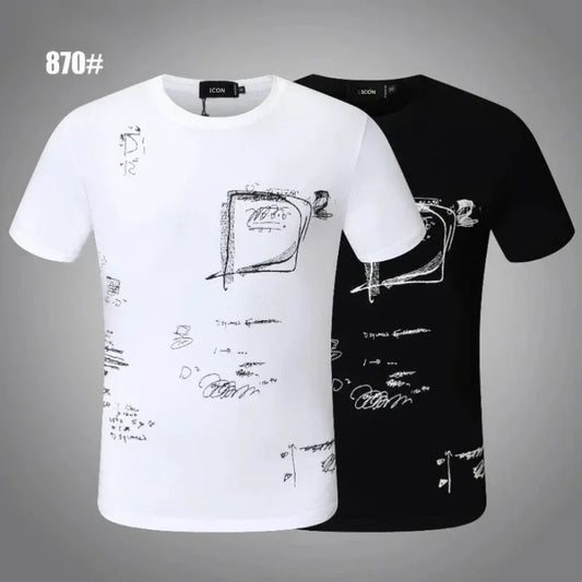 Duas camisetas gráficas, uma branca e uma preta, da coleção Dsq2 T-Shirt da Selluve apresentam esboços e rabiscos abstratos. Feitas de material premium, essas camisetas se destacam contra um fundo cinza simples como declarações de moda exclusivas.